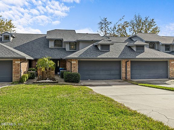 4th image of 11932 HARBOUR COVE Drive S