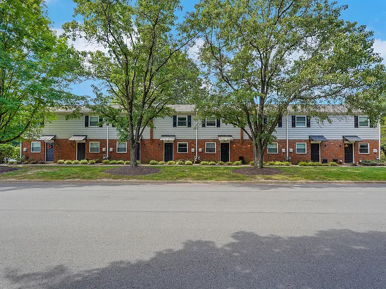 The Lawton Townhomes — Photo 15