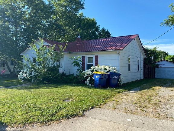 2nd image of 1007 E 1st St