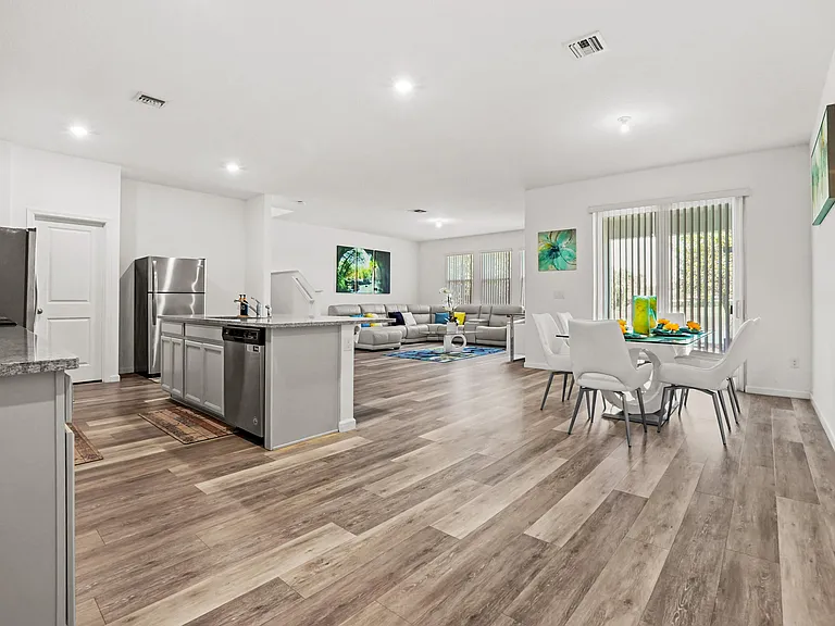 1826 Lake Cove Dr — Photo 18