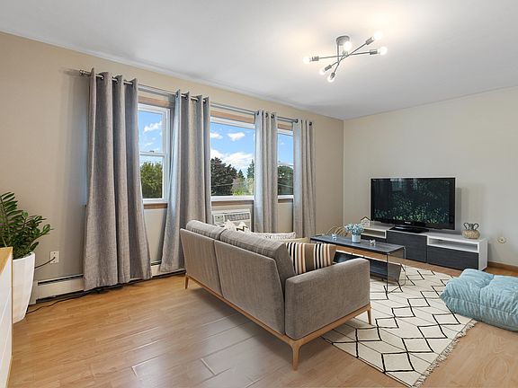4th image of 8808 45th Pl Unit 11