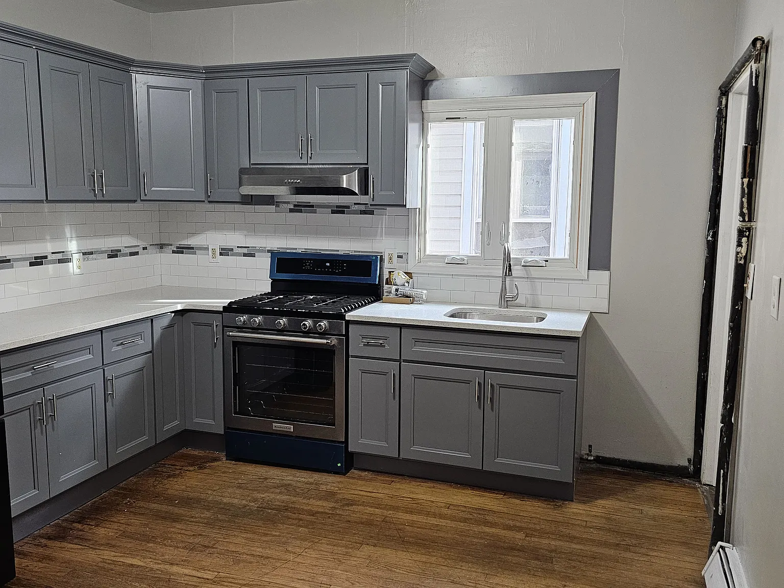 3 bed, 1200 sqft, $1,600 — Photo 2