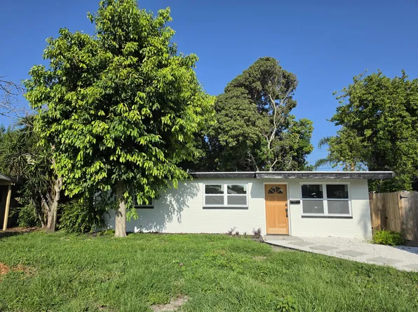 9482 Crestview St, Seminole, FL 33772