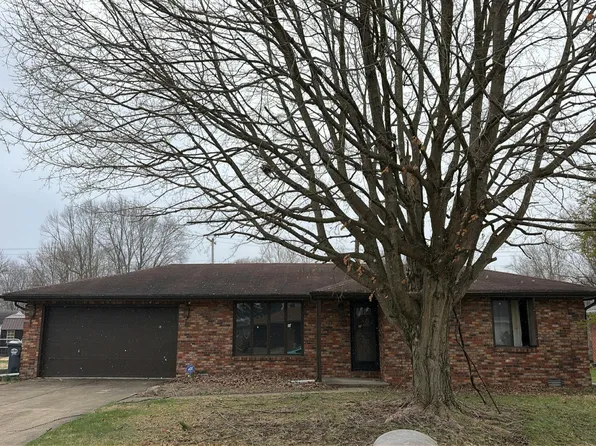 615 Country Club Ln, Anderson, IN 46011