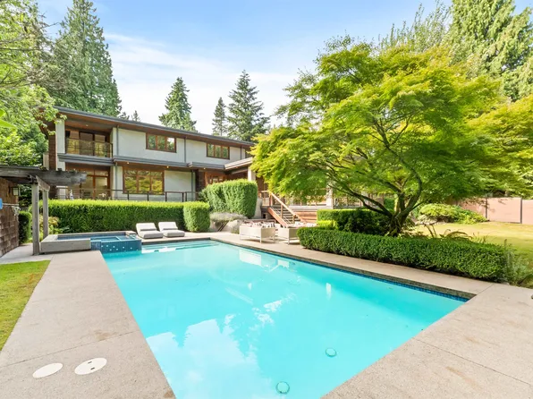 510 Eastcot Rd, West Vancouver, BC V7S 1E4
