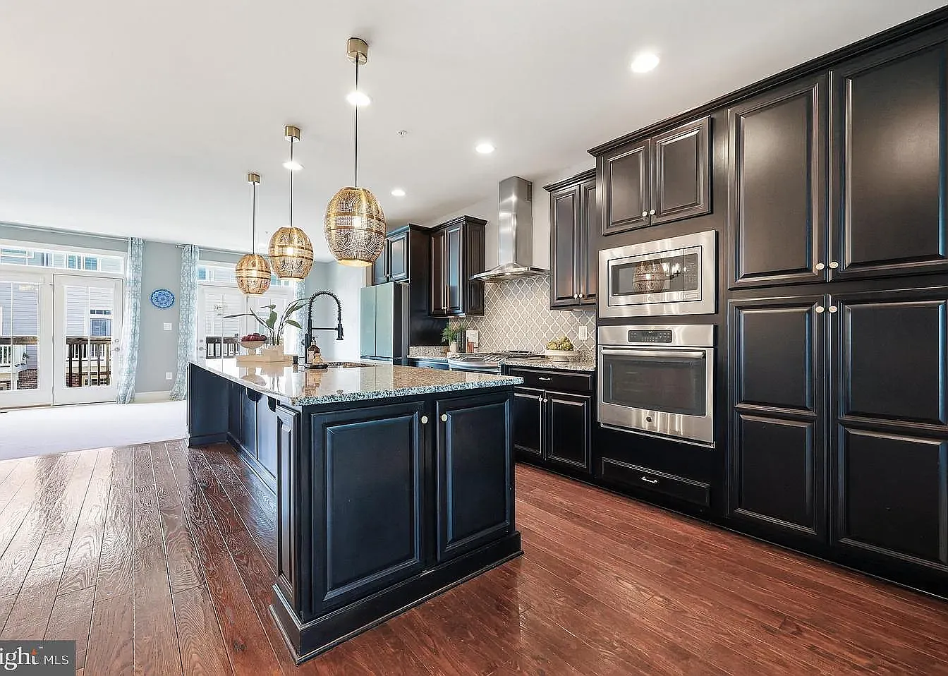 4 bed, 3280 sqft, $3,700 — Photo 3