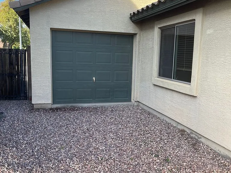 8211 S 54th Ave — Photo 16