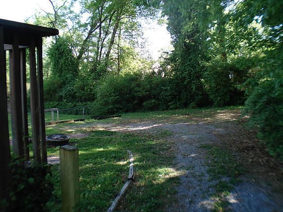 5th image of 2443 Amber St