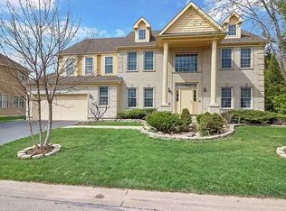 9 Shoal Creek Ct, Lake In The Hills, IL 60156