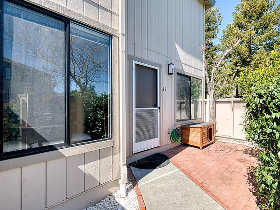 3rd image of 29 Sailmaker Court