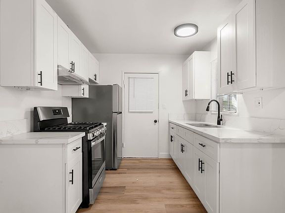 4th image of 3862 S Potomac Ave #8