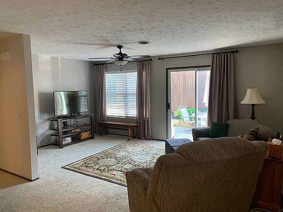 4th image of 130 Center St Unit 8B