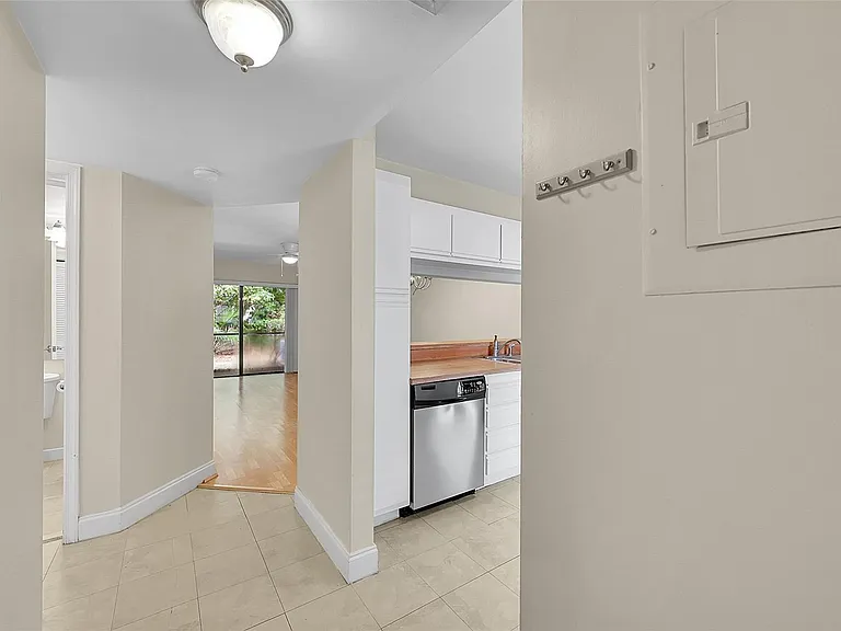 2518 NW 89th Dr #2518 — Photo 4