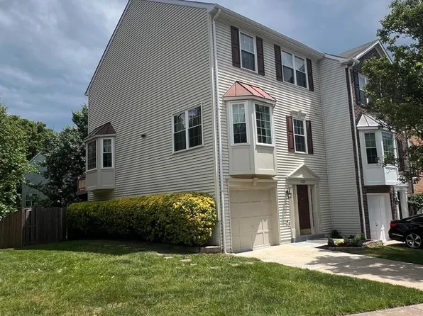 43226 Clearnight Ter, Ashburn, VA 20147