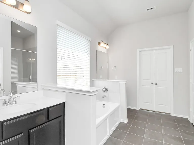 1242 Muscadine Hollow Ln — Photo 36