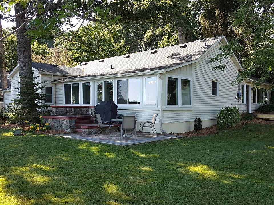 1st image of 1403 Division Dr
