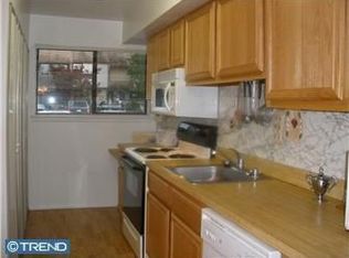 40 Viburnum Ln, Mount Laurel, NJ 08054