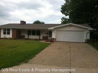 4913 N Woodview Ave, Peoria, IL