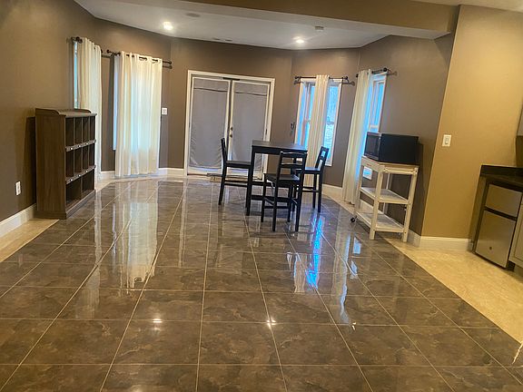 4th image of 12028 Thomas Ave #1