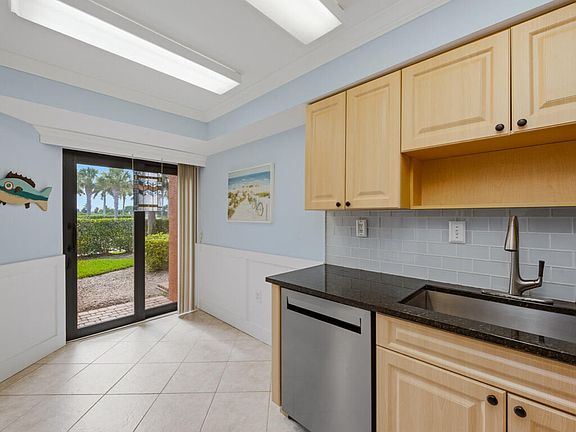 4th image of 1512 Mainsail Dr Unit 5