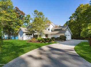 14874 Lakeshore Rd, Lakeside, MI 49116