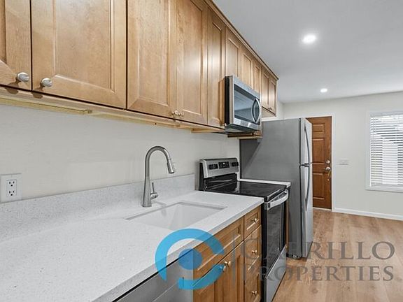 3rd image of 4020 Louisiana St Unit 4