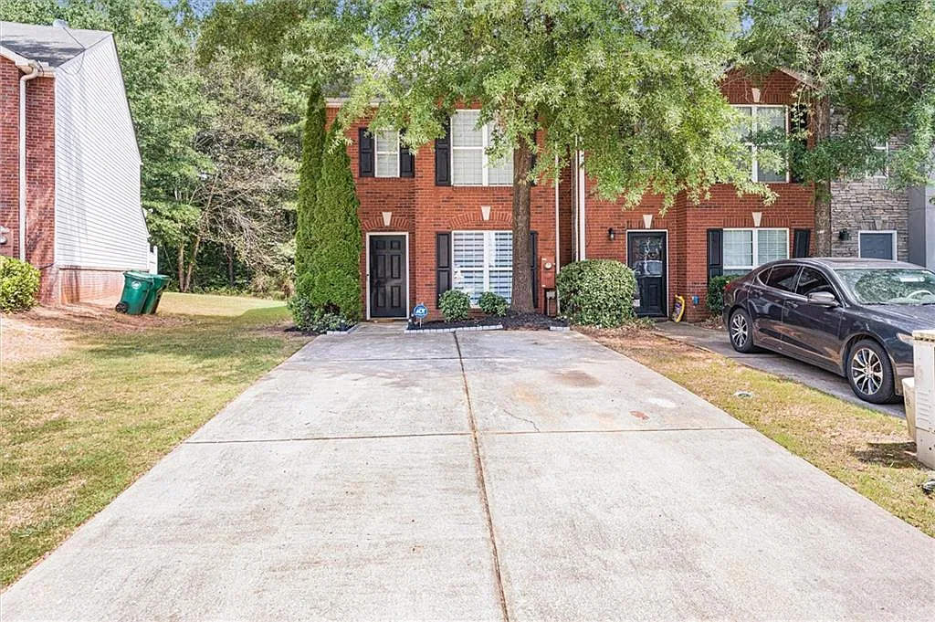 3 bed, 2.5 bath, 1560 sqft, $1,799 — Photo 1