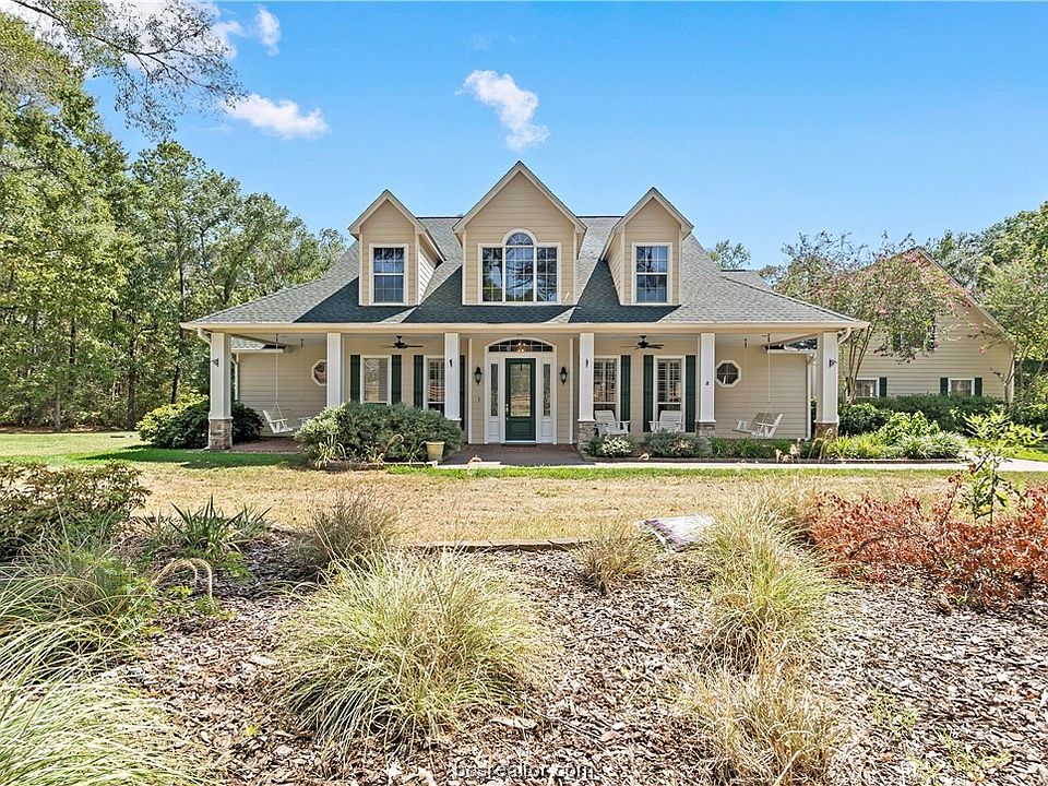 1st image of 205 Forest Wind Cir