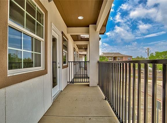 4th image of 13601 Pinnacle Cir W #2101