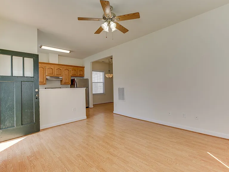 955 Poquoson Ave — Photo 7