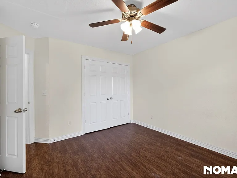 2088 E Custer Ln — Photo 15