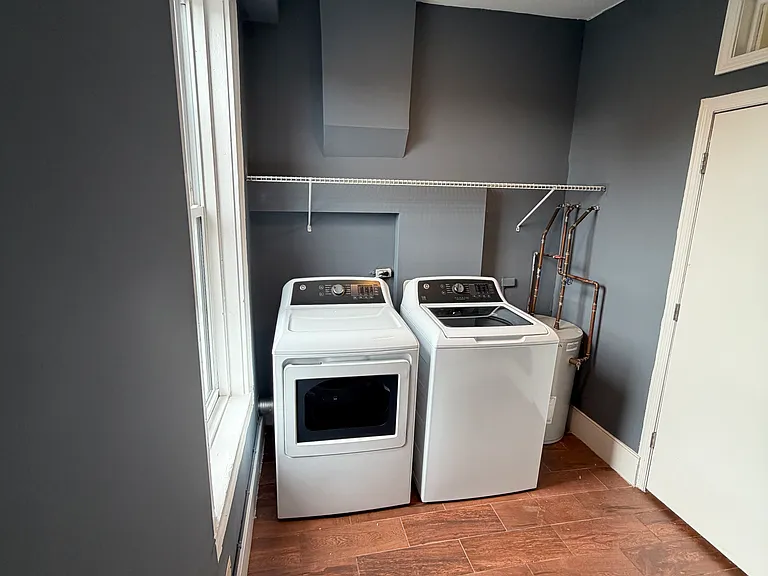 193 E Main St — Photo 11
