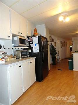 LAMINATE FLOOR