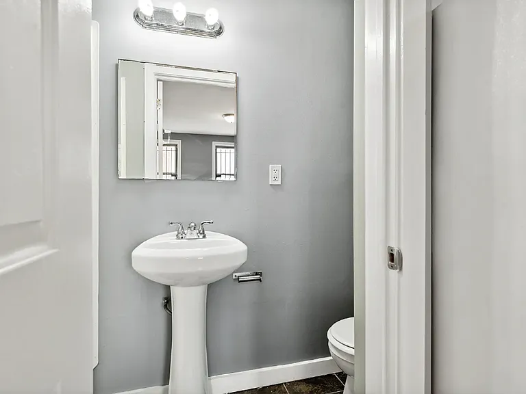 1808 W Berks St — Photo 8