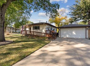 444 Valley Dr, Waterloo, IA 50701