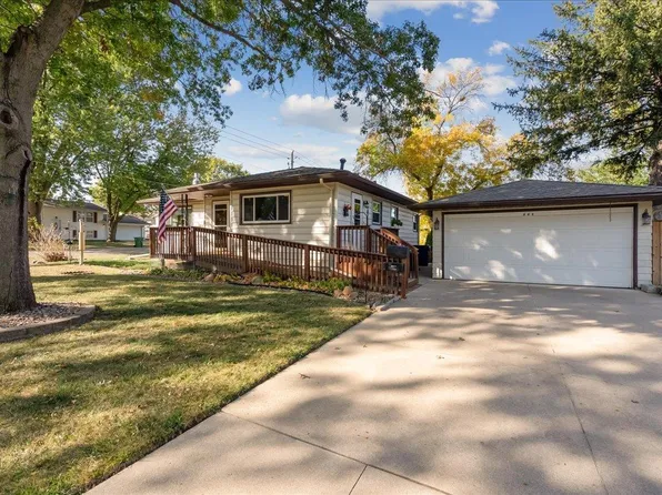 444 Valley Dr, Waterloo, IA 50701