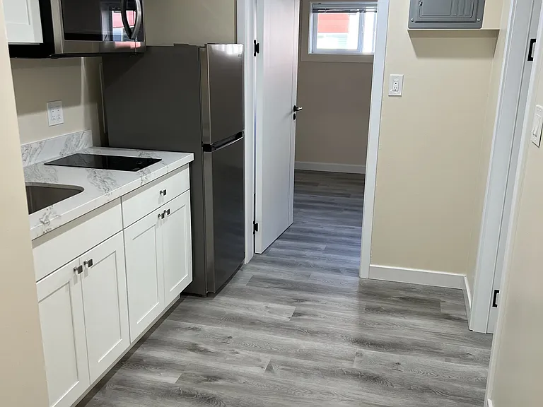 Maverick Apartments — Photo 21