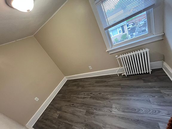 5th image of 289 Higbie Ln Floor 2