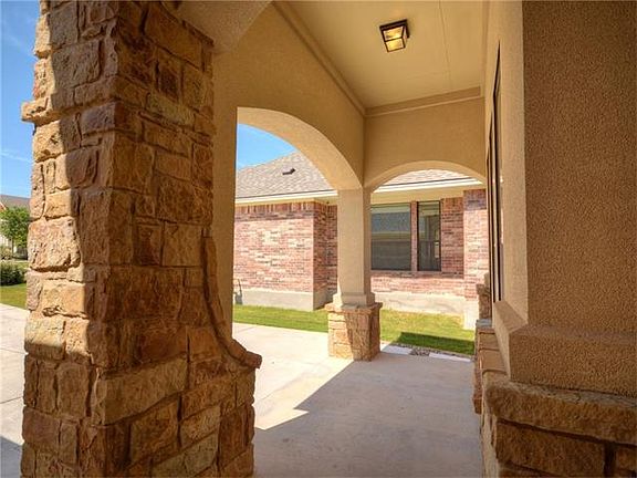 5th image of 15912 Dink Pearson Ln