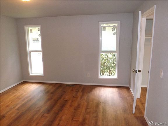 3rd image of 500 154th Ave NE