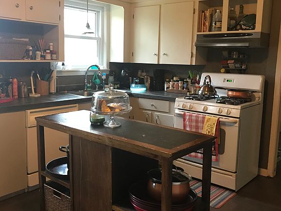 5th image of 409 E Lincoln St