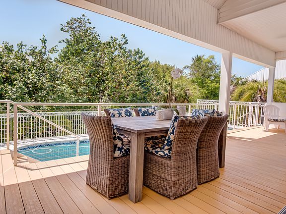 3rd image of 615 Hideaway Ct