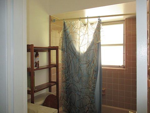 4th image of 15 Broadway Cir