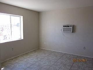 3rd image of 2513 S Olivia Ave