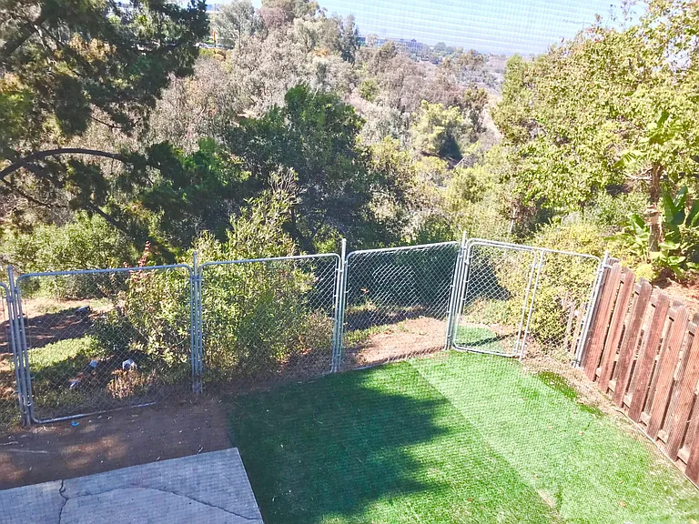 9835 Genesee Ave — Photo 28