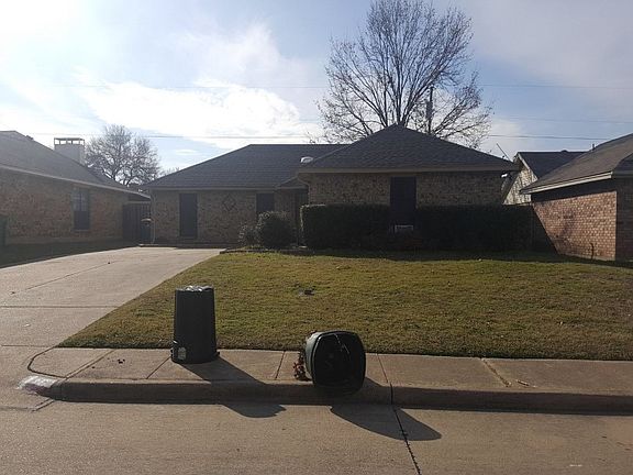 2nd image of 751 Hillside Dr