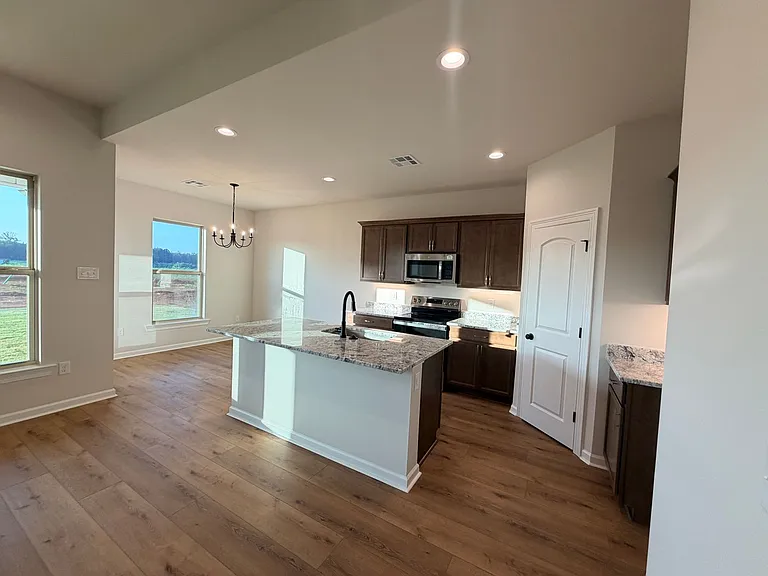 189 Berkshire Pl — Photo 6