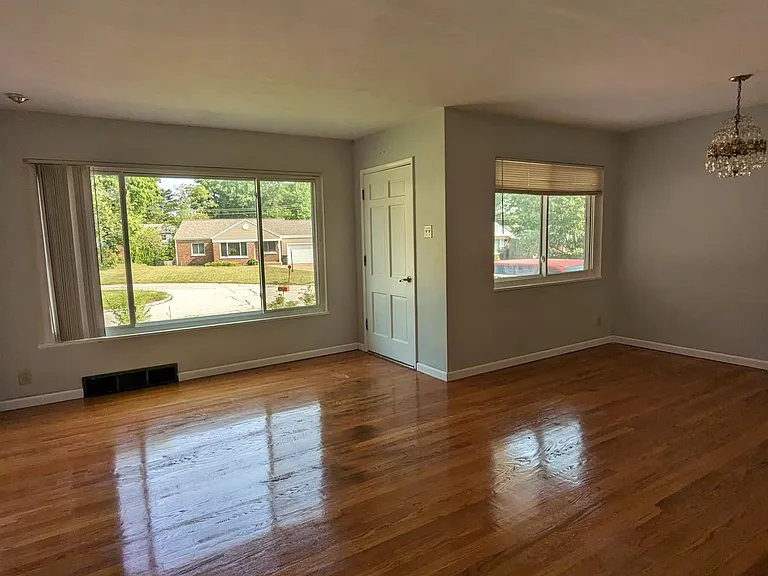 9505 Eudora Ct — Photo 14