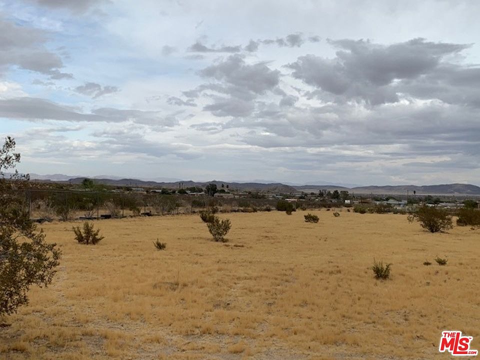 2nd image of 61516 El Coyote Ln
