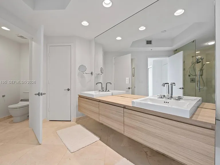 17301 Biscayne Blvd #811 — Photo 30